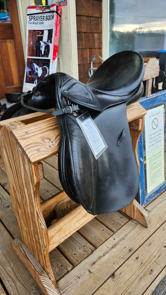 18" Stubben Scandica Dressage Saddle