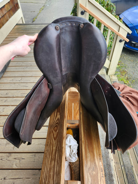 17.5" Voltaire Blue Infinate Jump Saddle