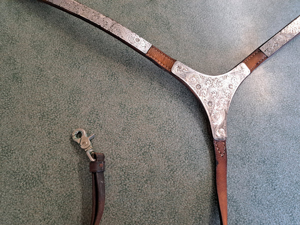 Crates Breast Collar
