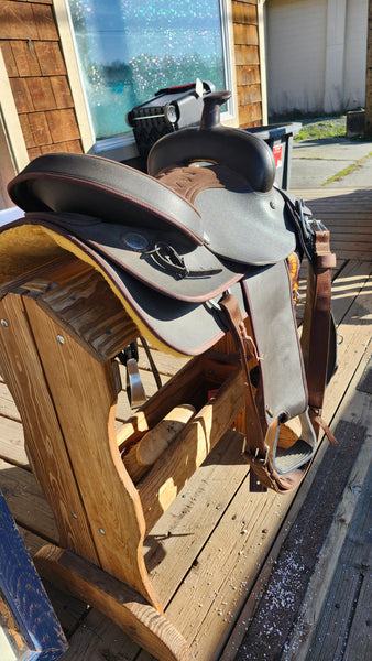 15" Wintec Synthetic Western Saddle