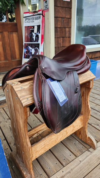 17.5" CWD SE01 Close Contact Jump Saddle