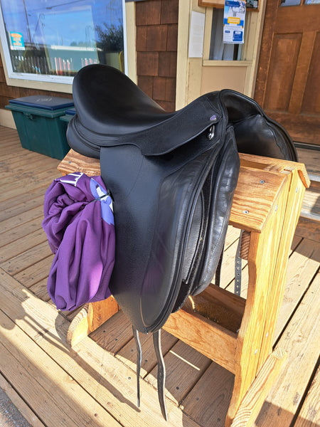 17.5" Cavaletti Dressage Saddle