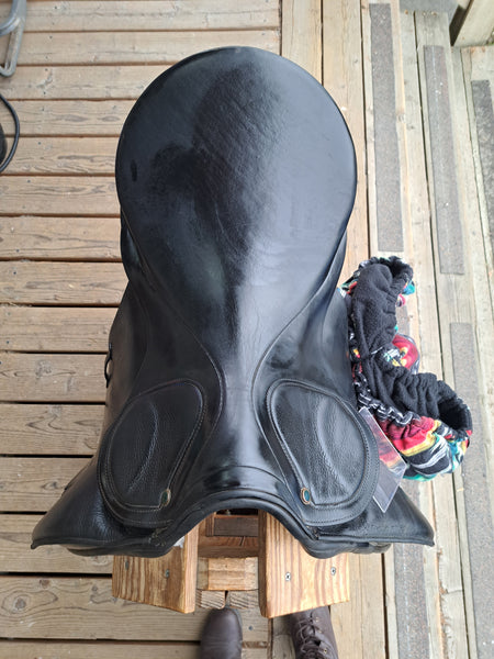 ON TRIAL 18" Stubben Scandica Dressage Saddle