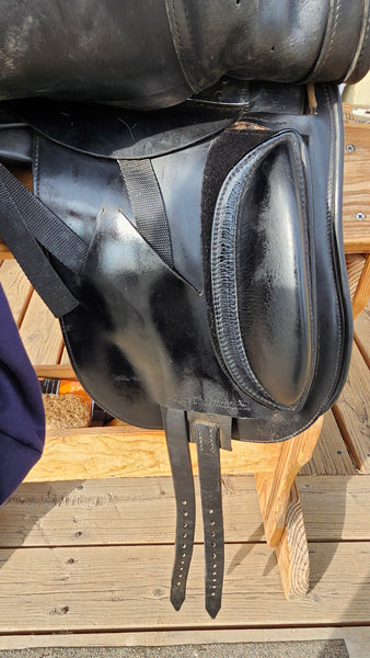 17" Schleese Heike Kemmer Dressage Saddle