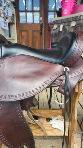 17" Circle Y Alabama Trail Gaiter saddle