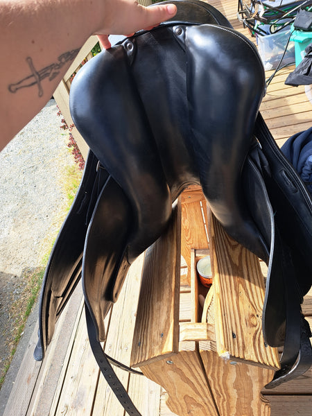 18" Schleese Obrigado Dressage Saddle