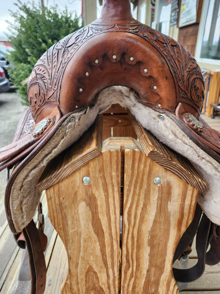 16" Western Saddlery Trail Saddle