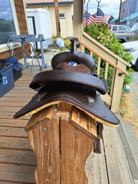 15" Wintec Synthetic Western Saddle