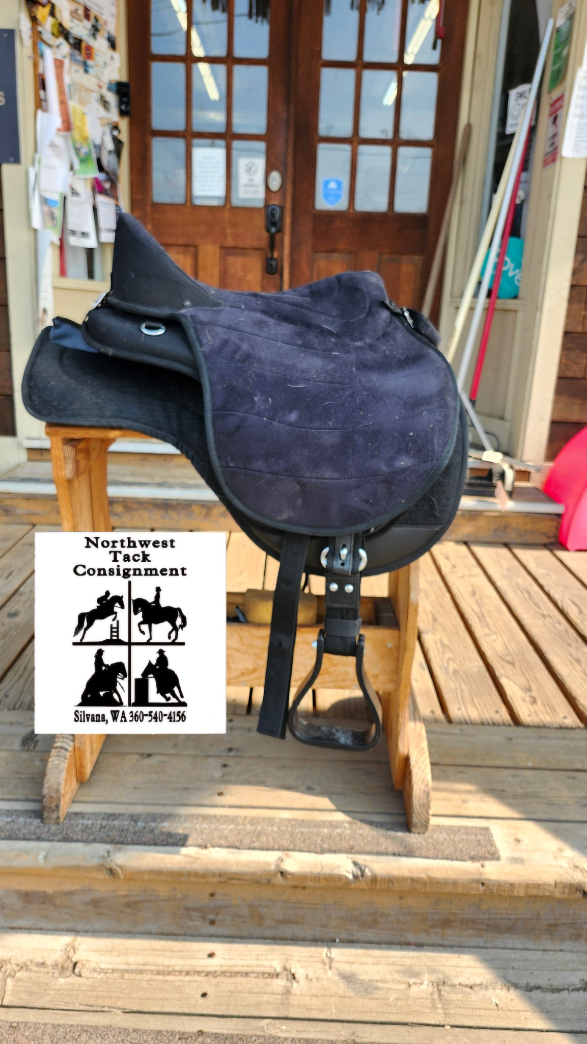 Tough 1 Soft saddle with stirups and pad
