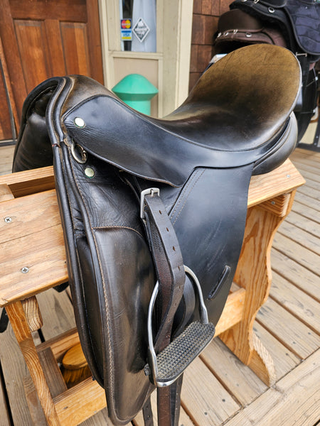 18" County Competitor Dressage Saddle