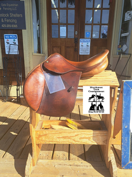 17" Devoucoux Biarritz Jump Saddle