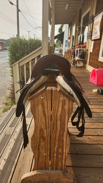 16" Crest Ridge Saddlery Endurance Saddle