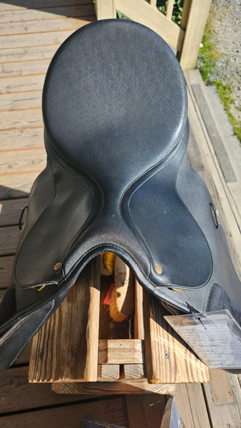 17.5" Wintec All Purpose Saddle