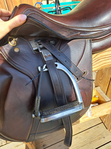 16" HDR Close Contact Jump Saddle