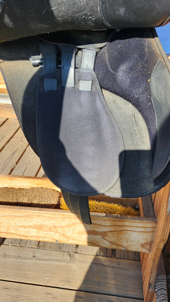 16.5" Wintec All purpose English Saddle