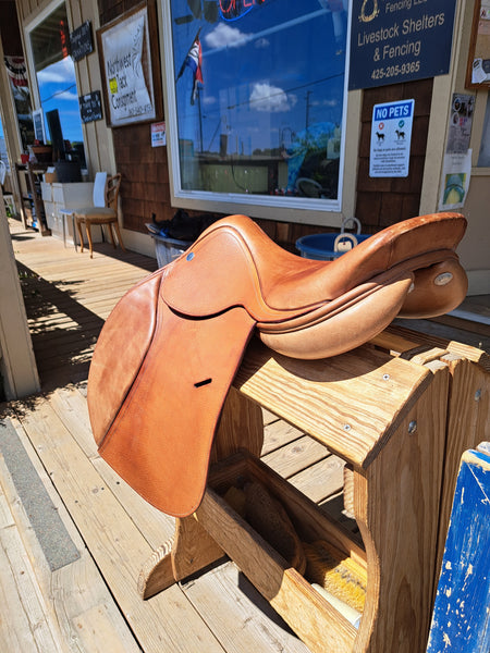 17.5" Desormais Fleur de Lys Jumping Saddle