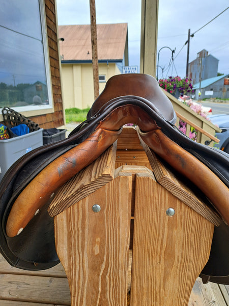 17.5" Macel Sellier Close Contact Jumping Saddle