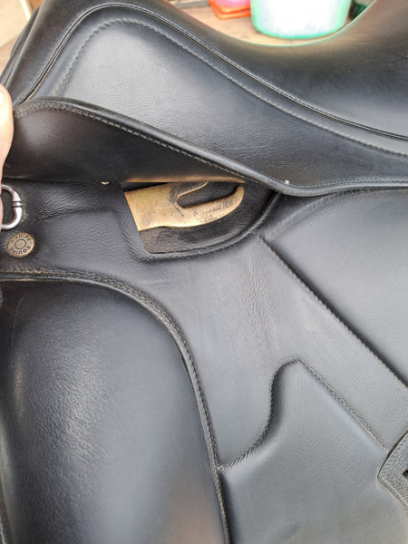17.5" Equipe Bocelli Monoflap Dressage Saddle