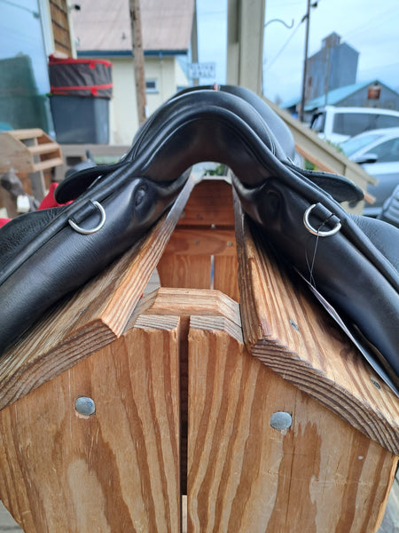 17.5" Equipe Jump EK-26 Saddle