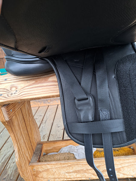 NEW 17-18" Easy Trek Classic Dressage Saddle