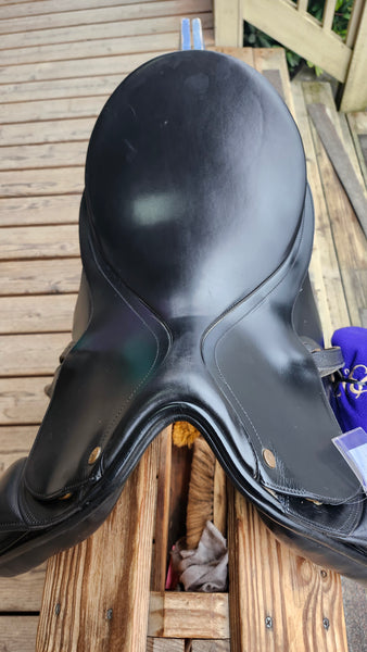 17.5" Bates Caprilli Dressage Saddle