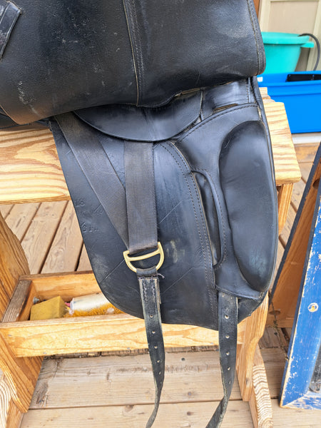 18" HDR Dressage Saddle
