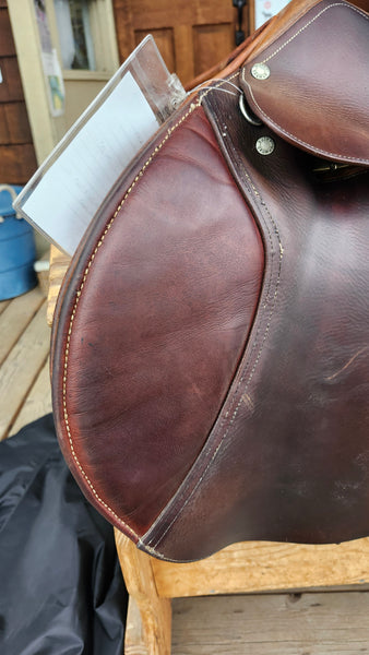 17" Butet Close Contact Jumping Saddle