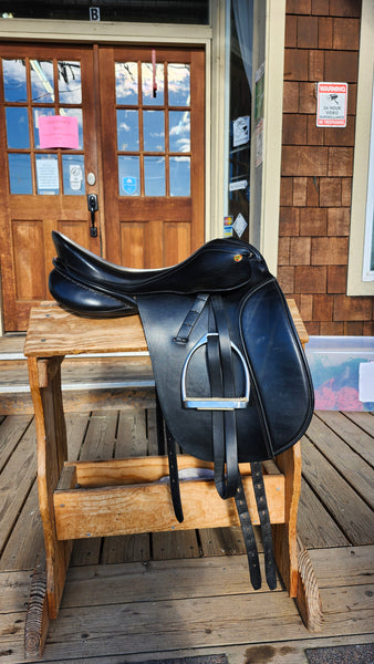17.5" Karl Niedersuss Symphonie Dressage Saddle