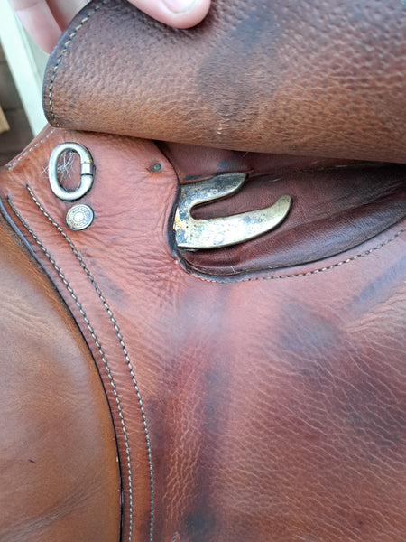 17.5" Antares Close Contact Jump Saddle