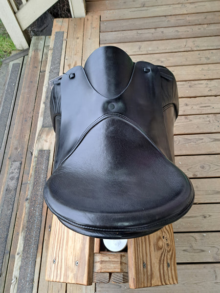 Ansur Classic Dressage Saddle