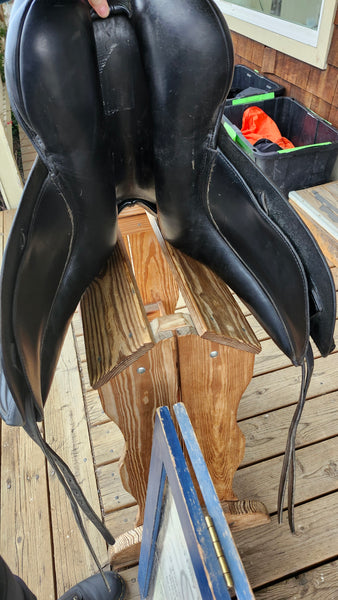 17" JRD Dressage Saddle
