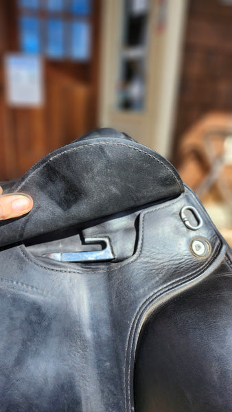 18" Prestige D1 Dressage Saddle
