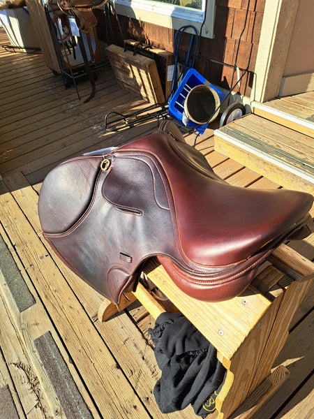 17" Peter Horobin Close Contact Saddle