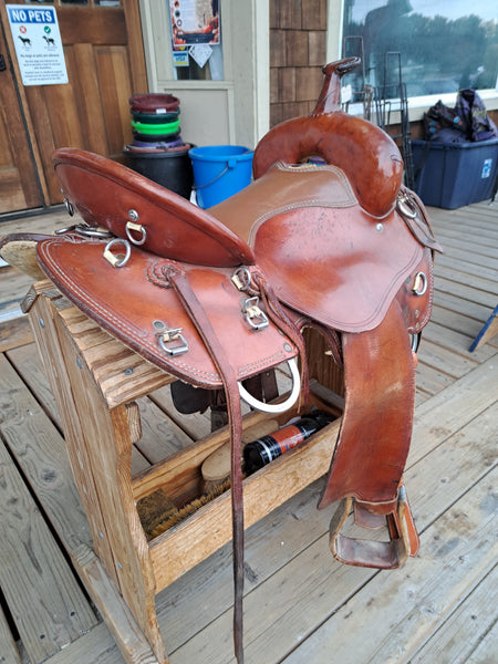 16" Weaver Western Saddle