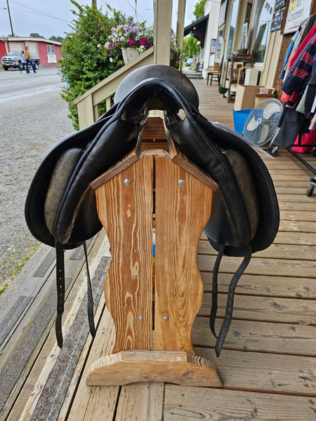 17.5" Stubben Scandica Dressage Saddle