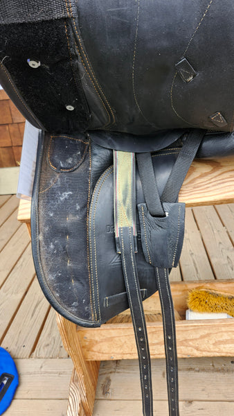 18" Zaldi Drim Atlanta Dressage Saddle