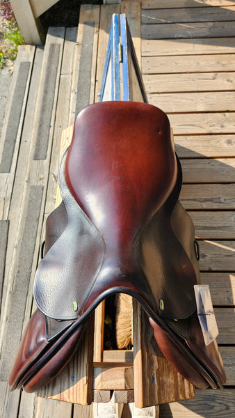 15" Beval Close Contact Jump Saddle