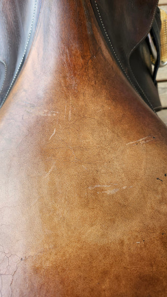 18" Butet Close Contact Jump Saddle