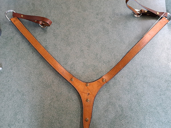 Show Breast Collar