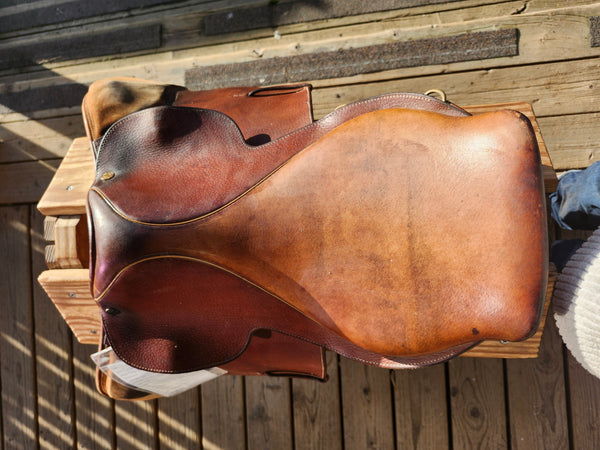 16.5" Crosby The Hampton Classic Close Contact English Saddle