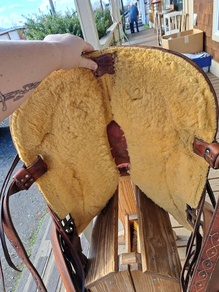 15" Sharon Saare western endurance saddle