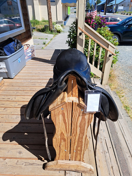 18" Schleese Ostergaard Dressage Saddle