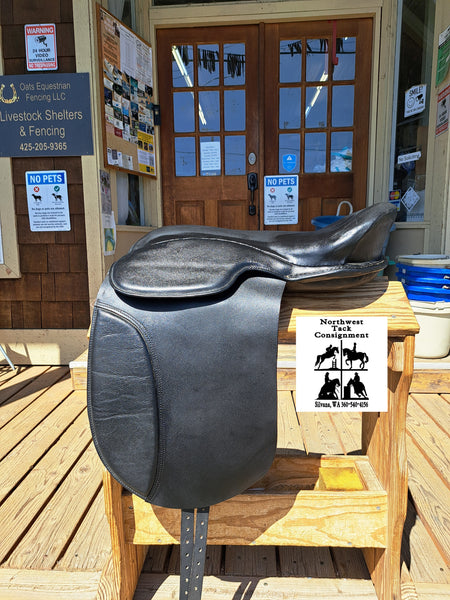 20" Treeless Dressage Saddle