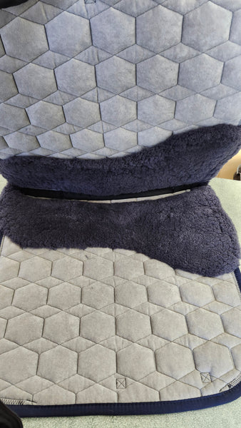 Large Mattes Quilt Sheen Square Cut Semi Lined Pad