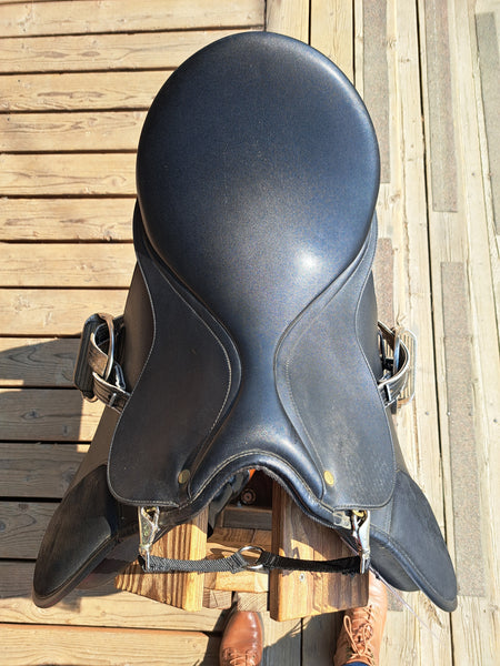 16.5" Wintec All Purpose English Saddle