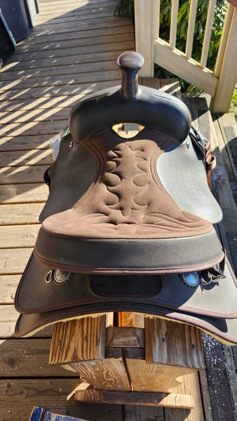 15" Wintec Synthetic Western Saddle