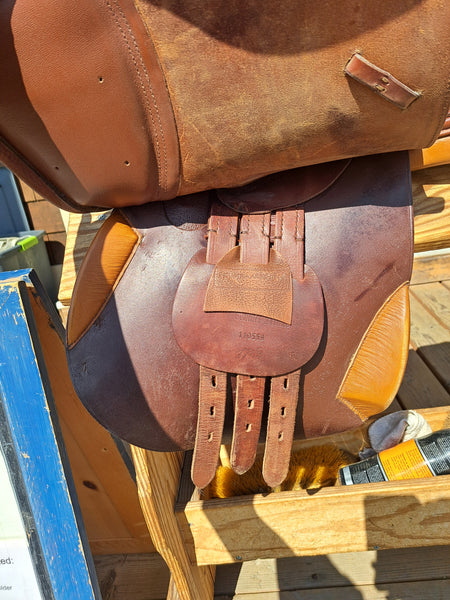 17.5" Dover Circuit Close Contact Jump Saddle