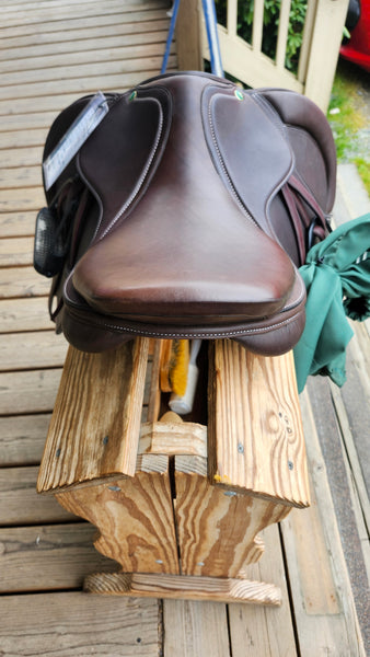 17" HDR Pro Concept Close Concept Saddle