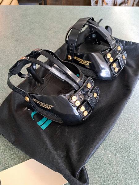 New Adjust Scoot Boot Pair Size 4