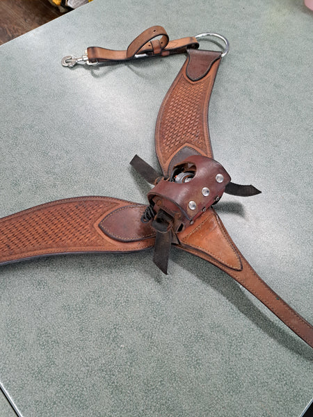 Sharp Breast Collar W/ Flashlight Attatchment